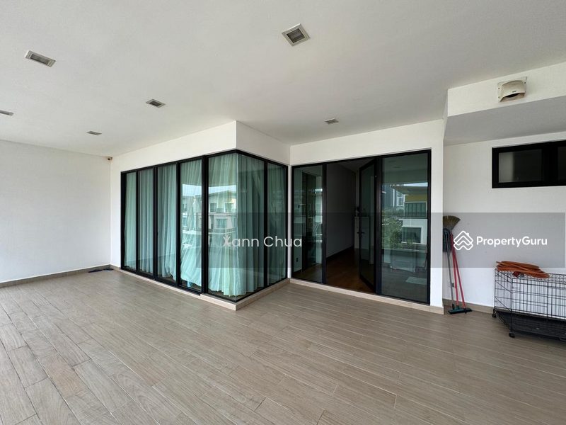 For Sale - Semi-D house at 16 Sierra