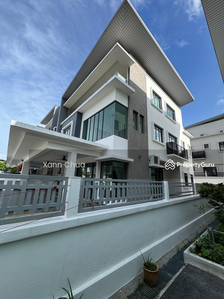 For Sale - Semi-D house at 16 Sierra