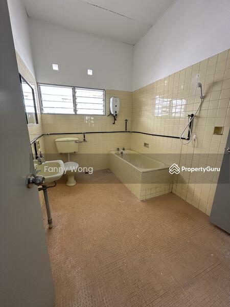 Untuk Dijual - 2 Storey Bungalow Corner Unit Jalan Bukit Bender