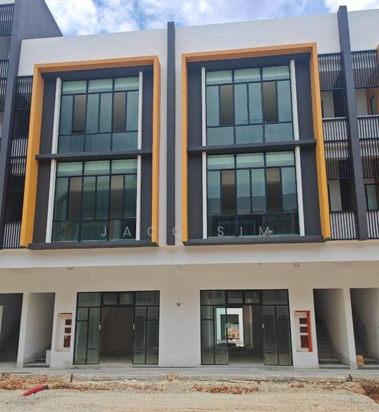 For Rent - 4storey Bandar Baru Permas Jaya