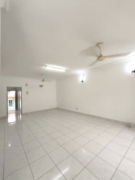 Rumah Teres 2 Tingkat untuk Dijual di Bukit Rahman Putra (Sungai Buloh) - Alicia Soo - Living Room - PropertyGuru.com.my