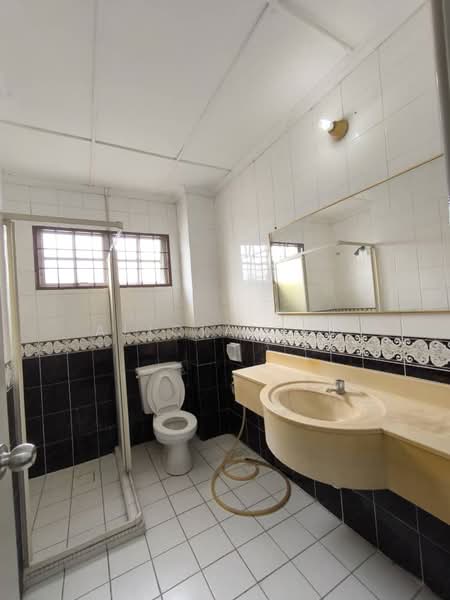 Rumah Teres 2 Tingkat untuk Dijual di Bukit Rahman Putra (Sungai Buloh) - Alicia Soo - Bathroom - PropertyGuru.com.my