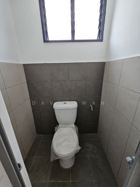 Kedai / Pejabat untuk Dijual di Bandar Putera Indah (Batu Pahat) - David Wan - Bathroom - PropertyGuru.com.my