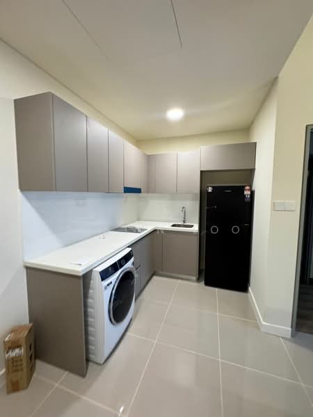 Servis Apartment untuk Disewa di 8th & Stellar - Austin Loo - Kitchen - PropertyGuru.com.my
