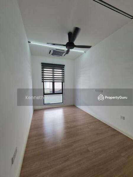 For Sale - Elmina, Reesia