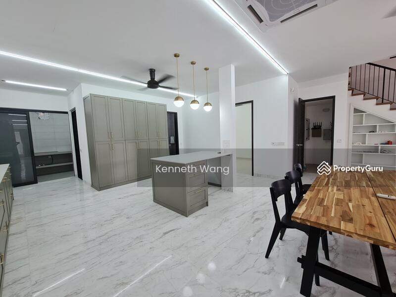 For Sale - Elmina, Reesia