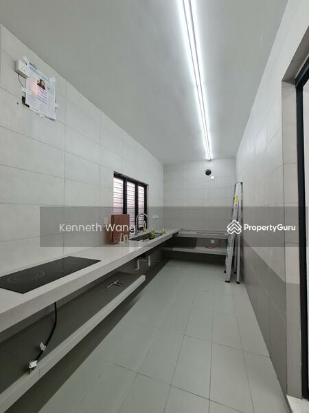 For Sale - Elmina, Reesia