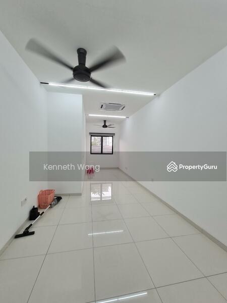 For Sale - Elmina, Reesia