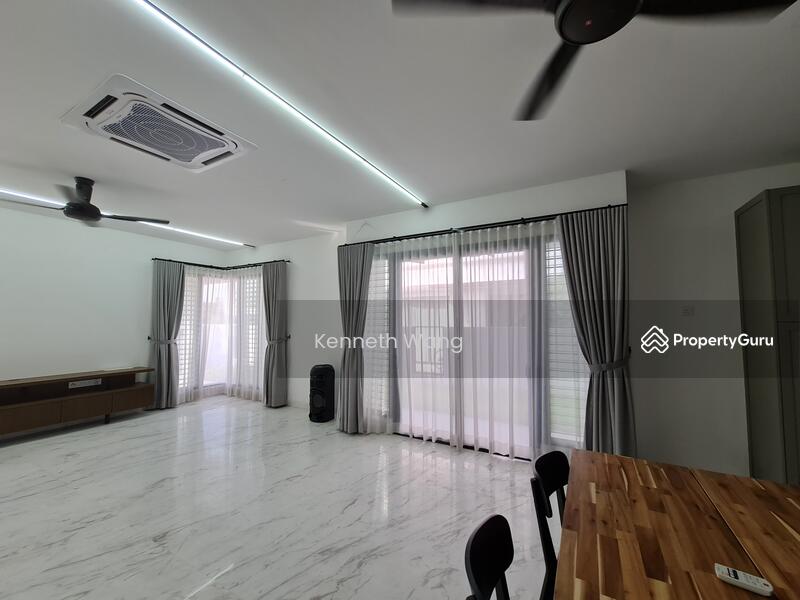 For Sale - Elmina, Reesia