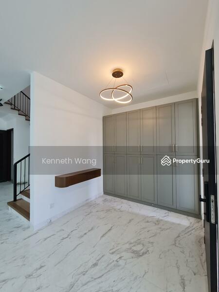 For Sale - Elmina, Reesia