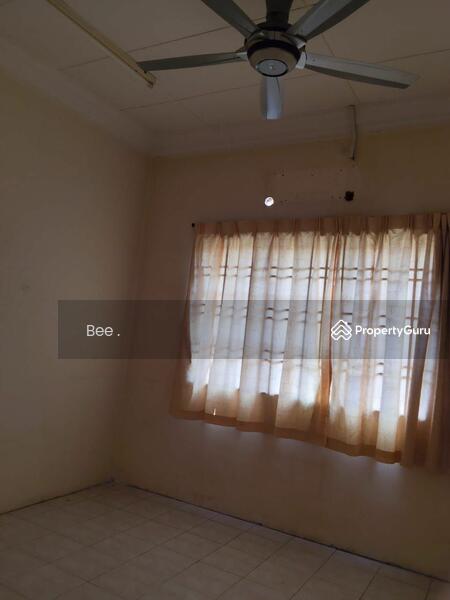 Untuk Dijual - Terrace house at Pulau Gadong