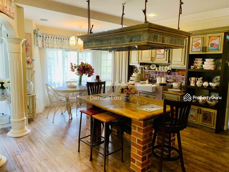 For Sale - Corner 2storey Semi-D Emerald East