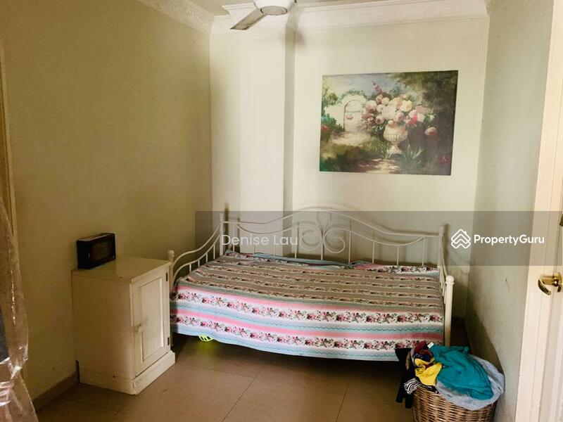 For Sale - Corner 2storey Semi-D Emerald East