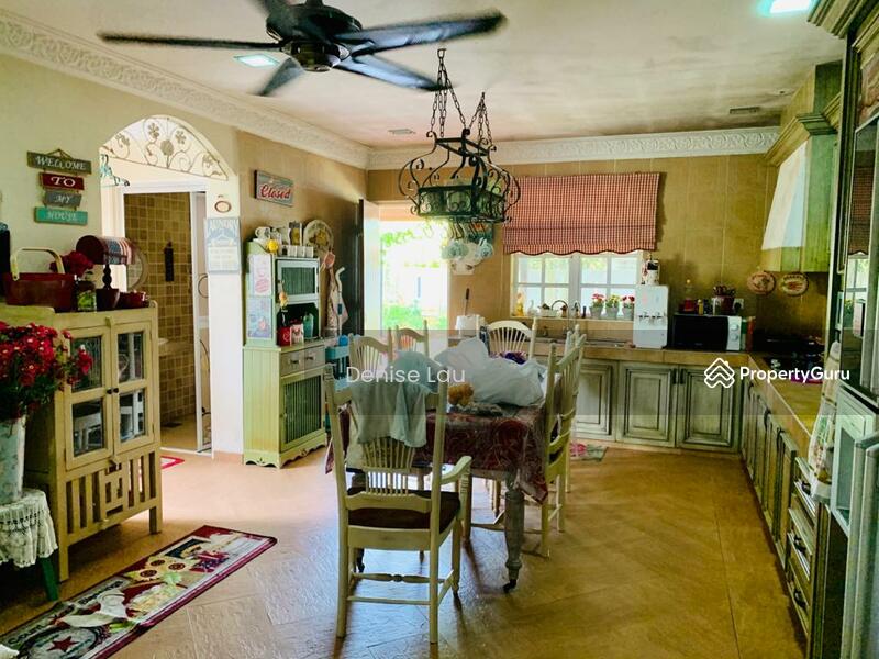 For Sale - Corner 2storey Semi-D Emerald East
