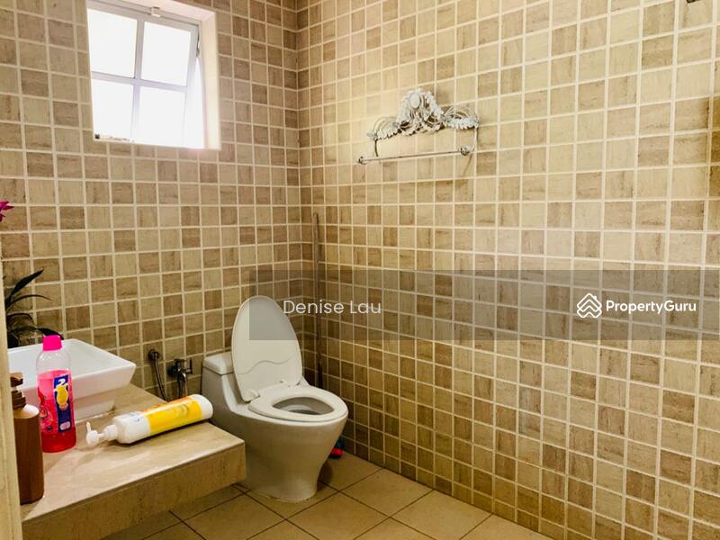 For Sale - Corner 2storey Semi-D Emerald East