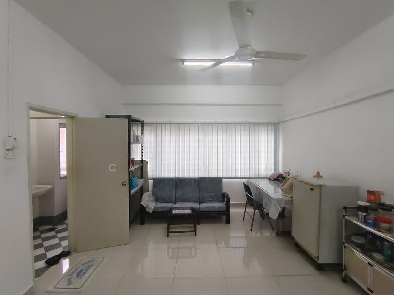 Shop / Office for Sale in Taman Puncak Jalil (Seri Kembangan) - Calvin Tan - Living Room - PropertyGuru.com.my