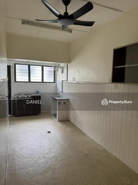 Untuk Disewa - Terrace house at SS12