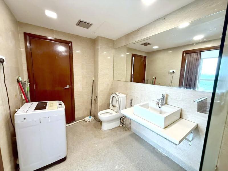 Service Residence for Sale at Regalia Residence - Kew . - PropertyGuru.com.my