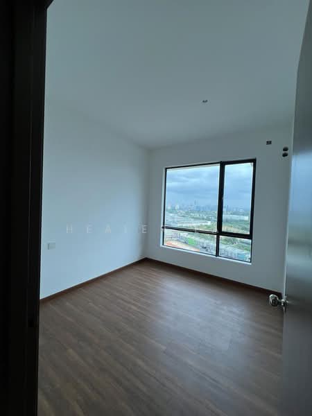 Kediaman Servis untuk Dijual di Country Garden Central Park - Healer Lau - PropertyGuru.com.my