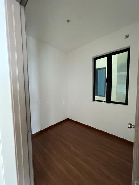 Kediaman Servis untuk Dijual di Country Garden Central Park - Healer Lau - PropertyGuru.com.my