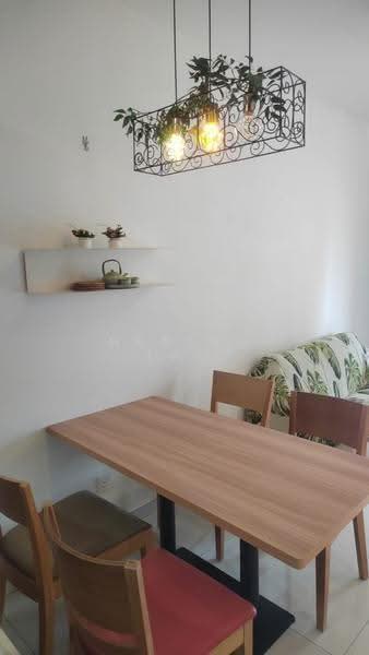 Kediaman Servis untuk Dijual di Country Garden Central Park - Healer Lau - Dining Room - PropertyGuru.com.my