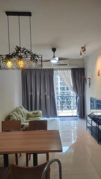 Kediaman Servis untuk Dijual di Country Garden Central Park - Healer Lau - Living Room - PropertyGuru.com.my