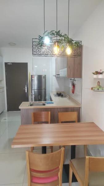 Kediaman Servis untuk Dijual di Country Garden Central Park - Healer Lau - Kitchen - PropertyGuru.com.my