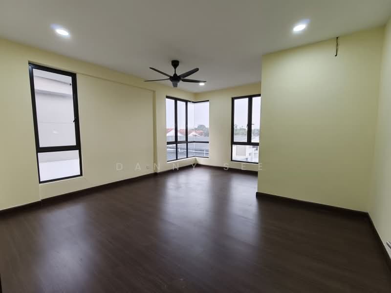 Semi-Detached House for Sale in Taman Senai Utama (Kulai) - Danny See - Living Room - PropertyGuru.com.my