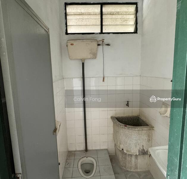 Ground floor common bathroom