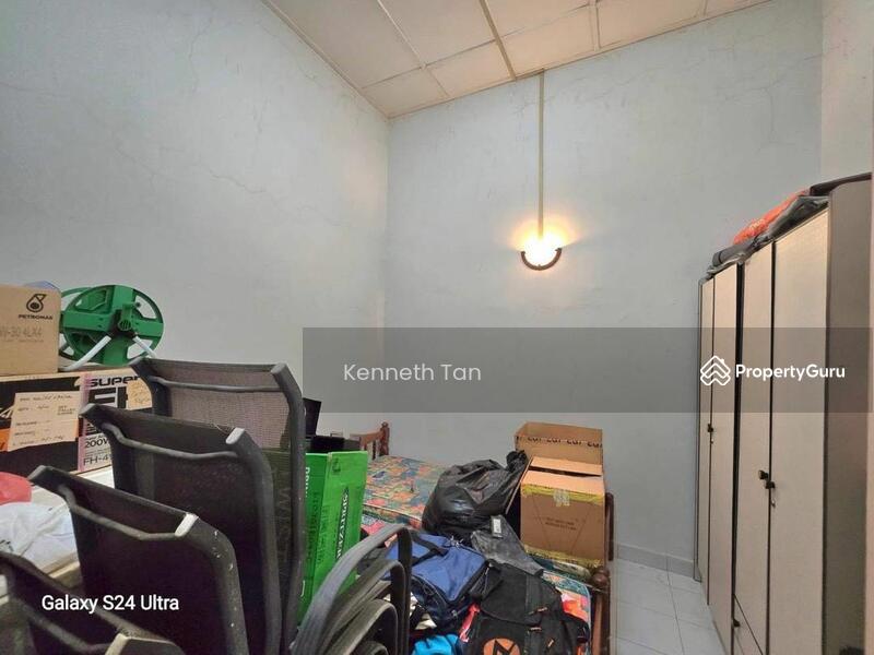 For Sale - Taman Molek Tamans Moleks
