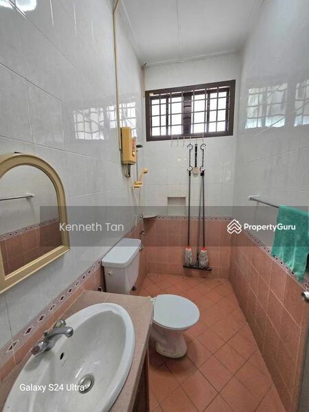 For Sale - Taman Molek Tamans Moleks
