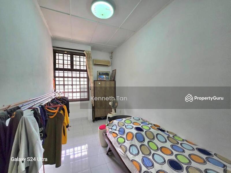 For Sale - Taman Molek Tamans Moleks