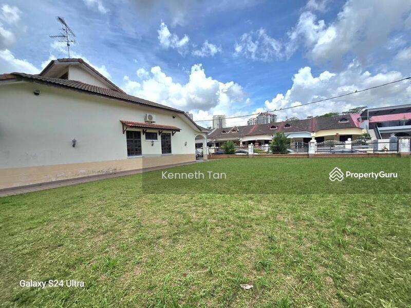 For Sale - Taman Molek Tamans Moleks
