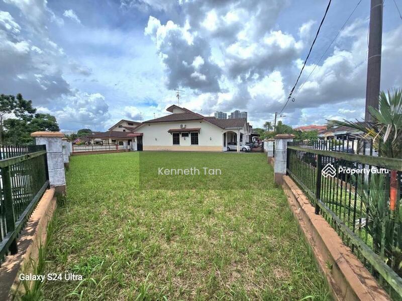For Sale - Taman Molek Tamans Moleks