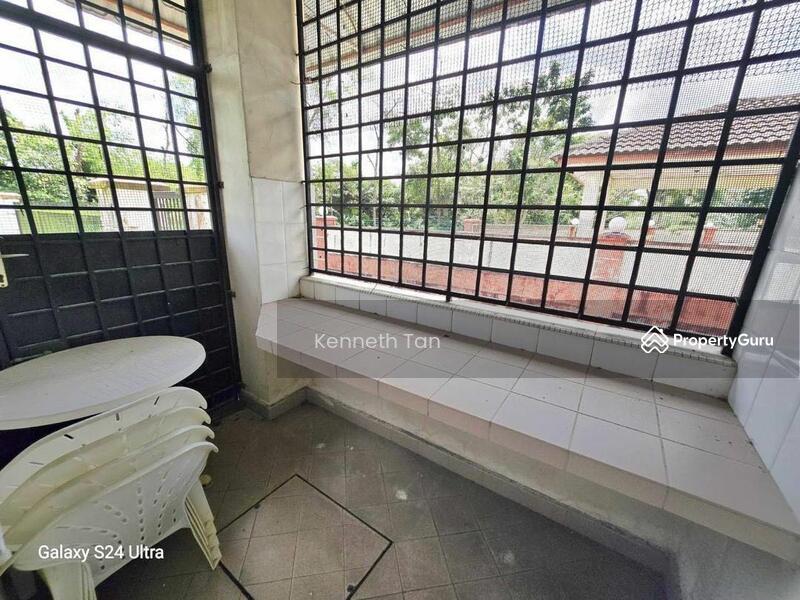 For Sale - Taman Molek Tamans Moleks