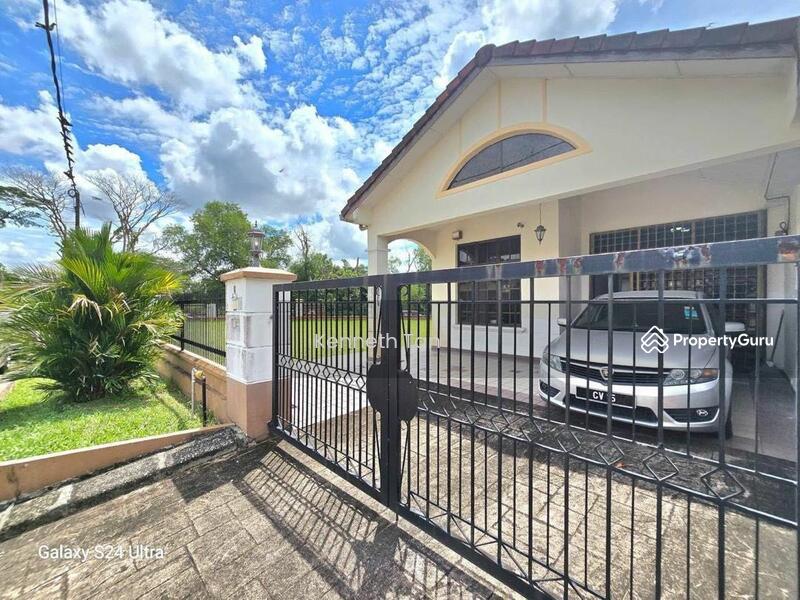 For Sale - Taman Molek Tamans Moleks