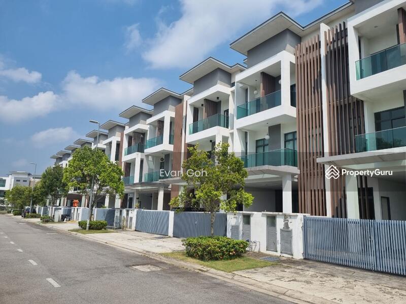 Untuk Dijual - Reflexion Pool Villa Puchong