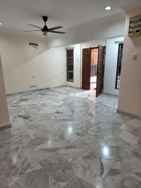 Rumah Teres untuk Dijual di Putra Heights (Subang Jaya) - KG Tan - Living Room - PropertyGuru.com.my
