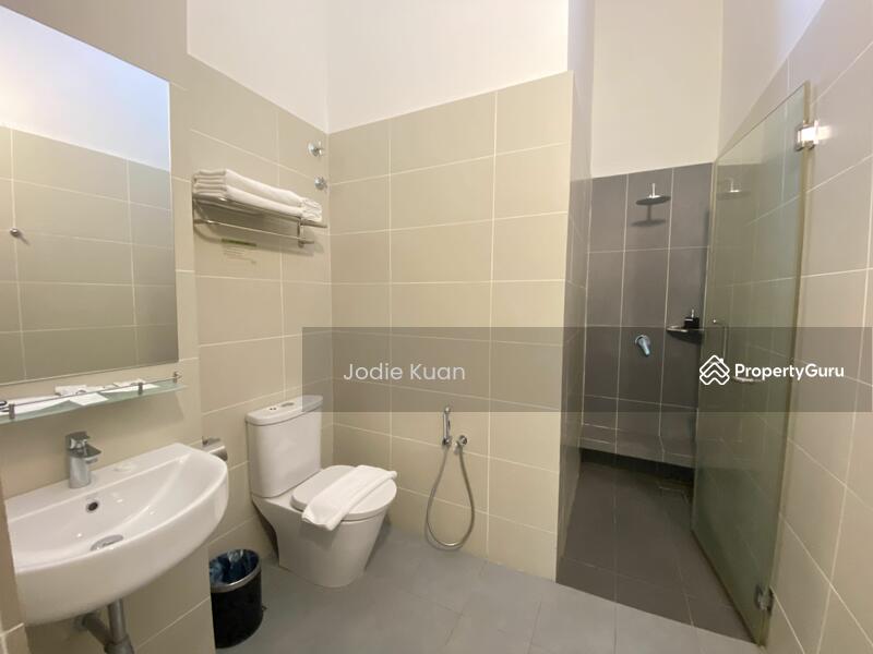 Master Bedroom with ensuite bathroom 