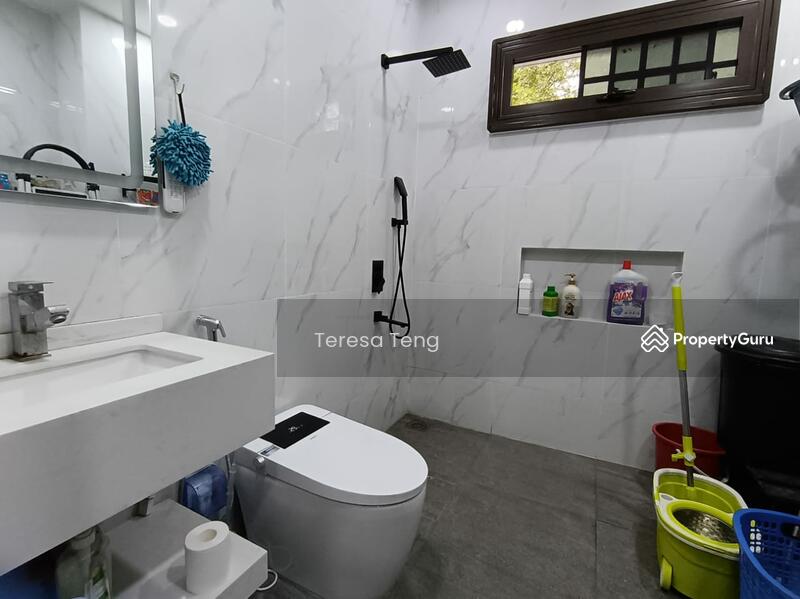 For Sale - Akasia