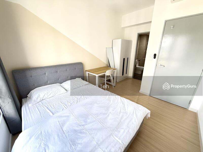 For Rent - M Luna