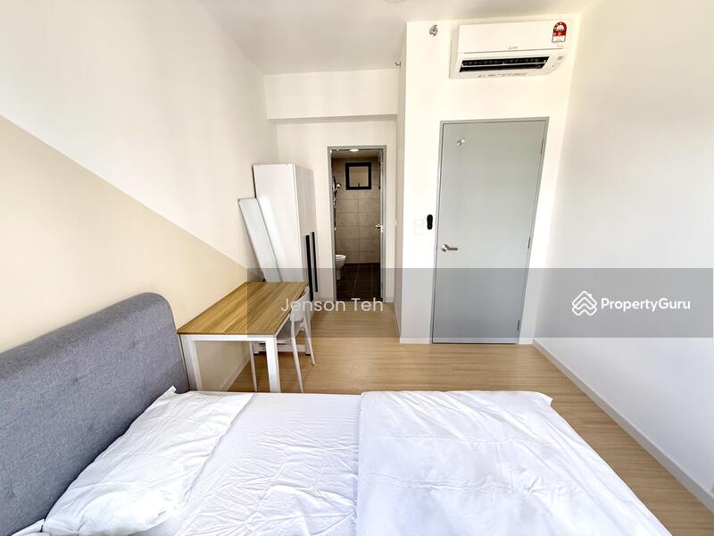 For Rent - M Luna