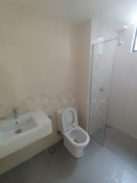 Condominium for Sale at Brezza Hill - Johnny Lim - Bathroom - PropertyGuru.com.my