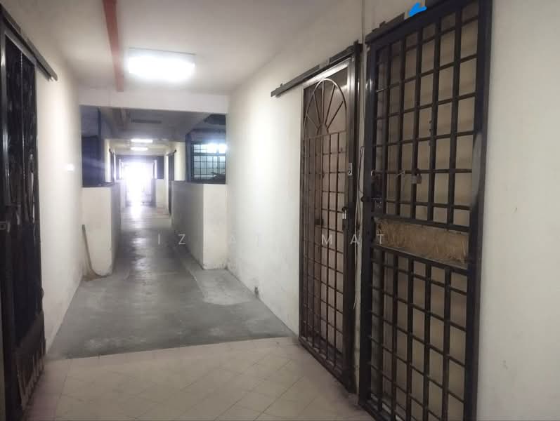 Pangsapuri untuk Dijual di Flora Damansara Apartment - Izzati Mat - Corridor - PropertyGuru.com.my