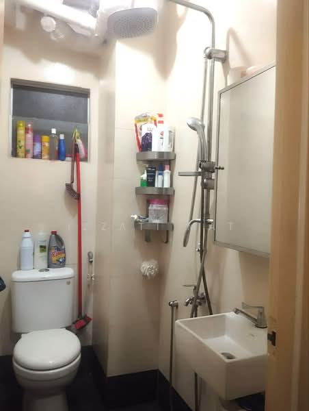 Pangsapuri untuk Dijual di Flora Damansara Apartment - Izzati Mat - Bathroom - PropertyGuru.com.my