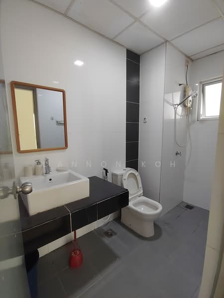 Condominium for Rent at The Wharf Residence - Cannon Koh - Bathroom - PropertyGuru.com.my