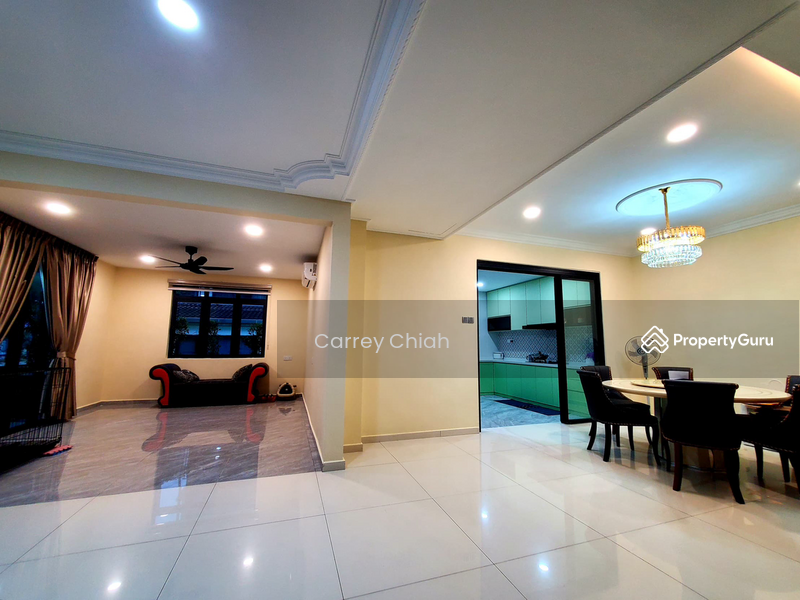 For Sale - 2 storey Corner, Lake Edge Puchong