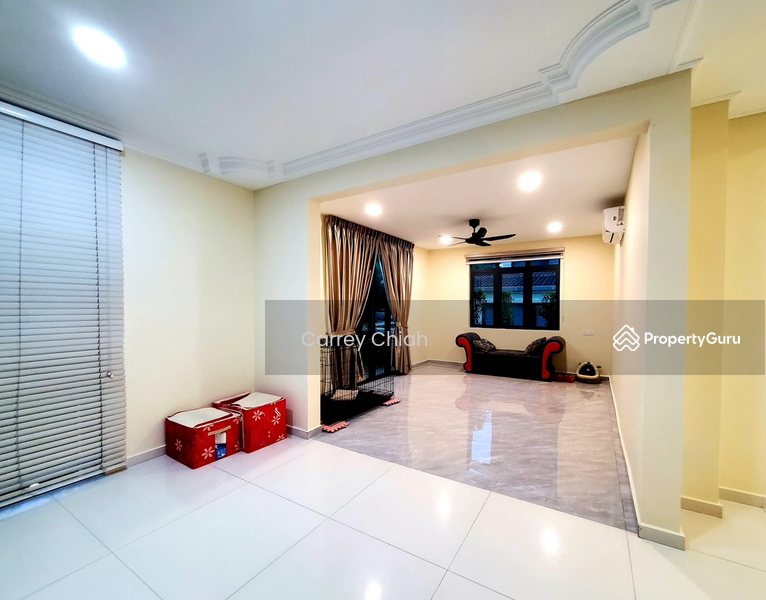 For Sale - 2 storey Corner, Lake Edge Puchong