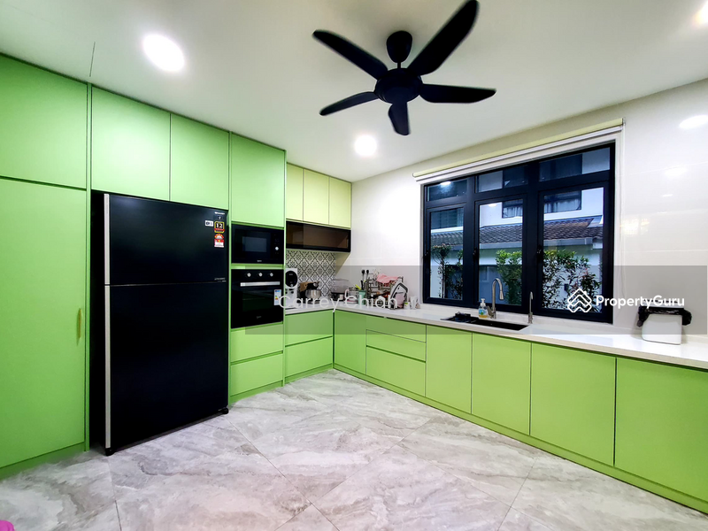 For Sale - 2 storey Corner, Lake Edge Puchong