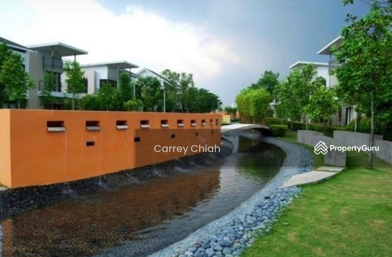 For Sale - 2 storey Corner, Lake Edge Puchong
